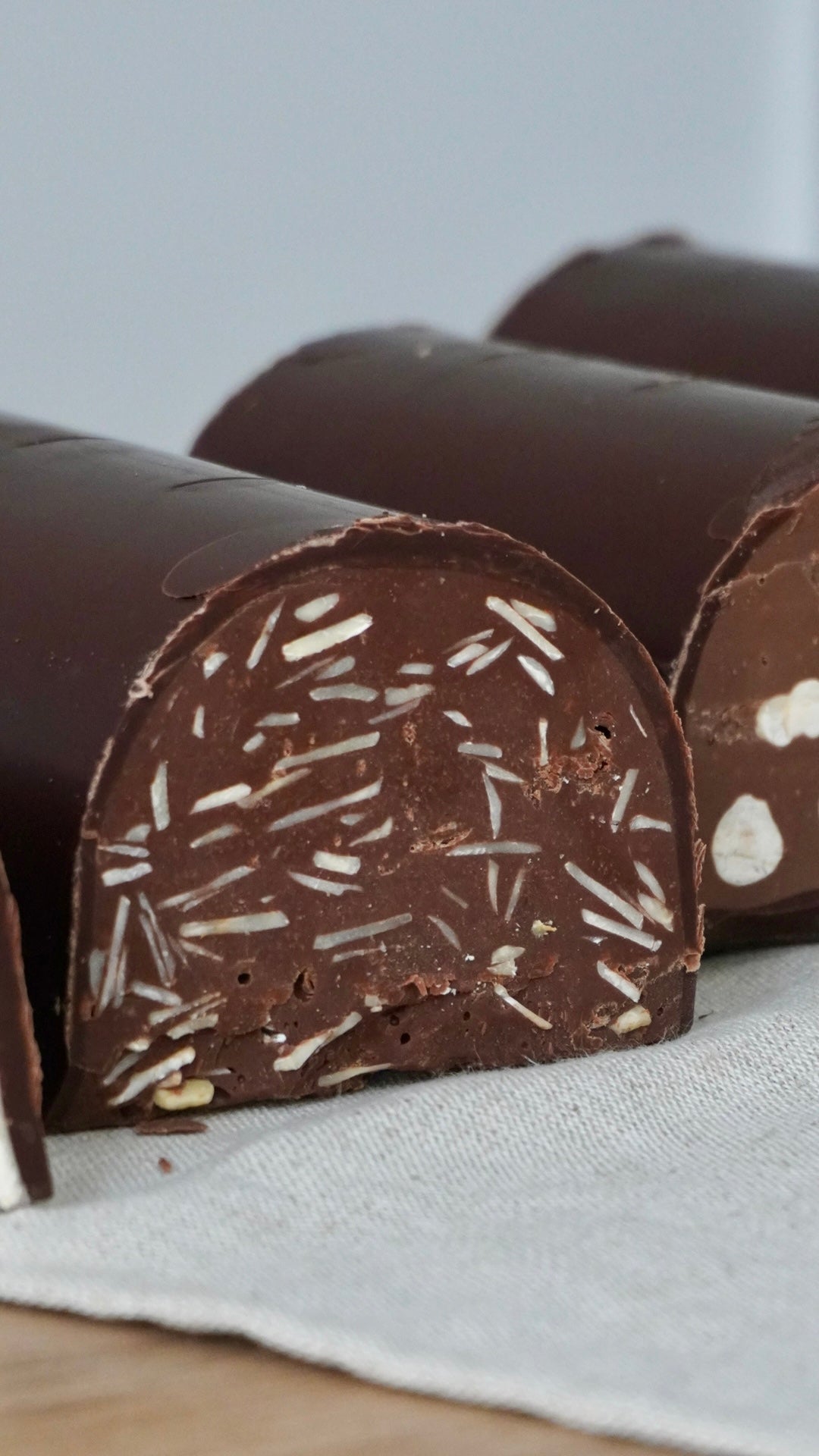 Torrone morbido liquore strega e mandorle