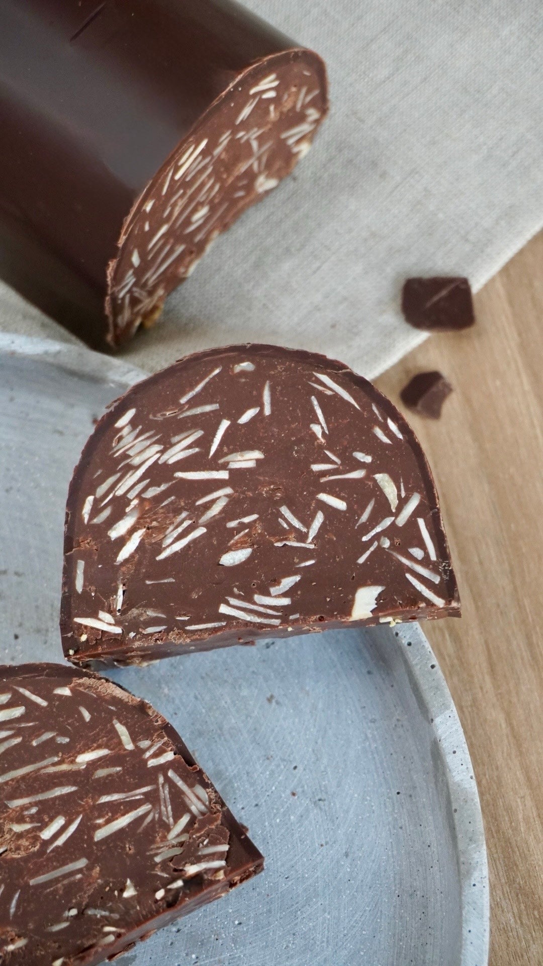 Torrone morbido liquore strega e mandorle